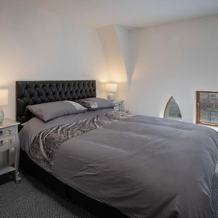 Elegant Church Conversion Close To Blackpool Tower Exteriör bild